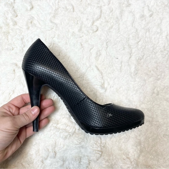 NINE WEST Black Faux Leather Textured Rewindo Stiletto Pump Heels Women’s 7M - Picture 3 of 7